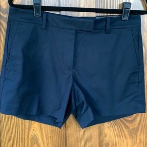 NWT Ann Taylor Devin Fit City Short Size 6